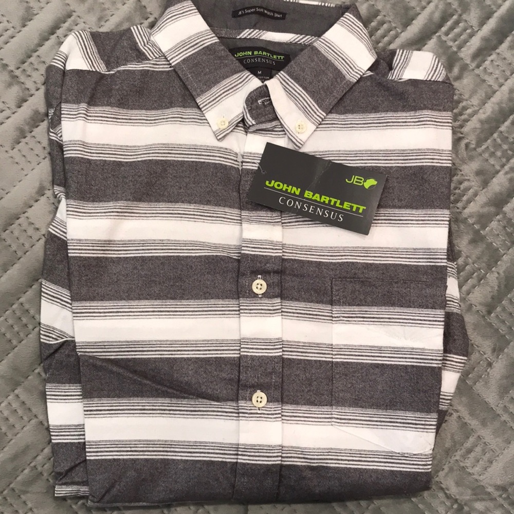 Men’s Button-up Long Sleeve Shirt, Size M